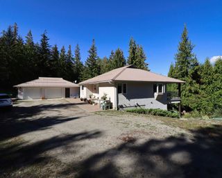 Main Photo: 4830 Goodwin Road in Eagle Bay: House for sale : MLS®# 10275730
