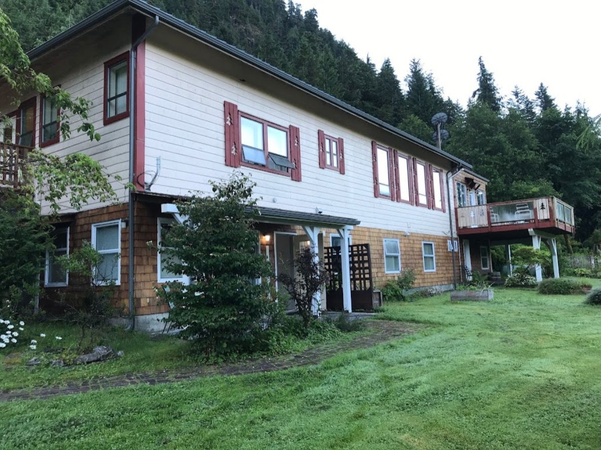 13 rooms Motel for sale BC, North Island