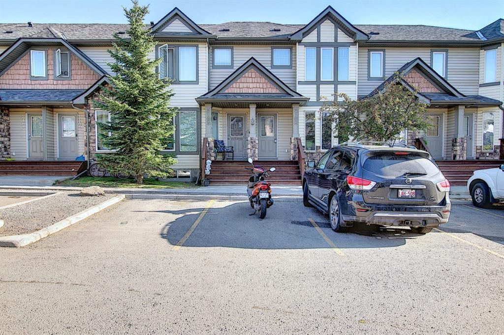 Main Photo: 2106 2445 KINGLAND Road SE: Airdrie Row/Townhouse for sale : MLS®# A1141834