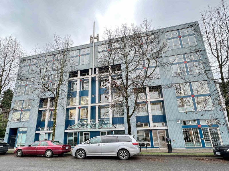 FEATURED LISTING: 208 - 338 8TH Avenue West Vancouver