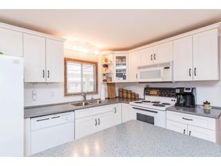 Photo 9: 31519 LOMBARD Avenue in Abbotsford: Poplar Manufactured Home for sale : MLS®# R2572916