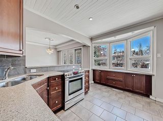 Photo 9: 708 Imperial Way SW in Calgary: Britannia Detached for sale : MLS®# A2040005