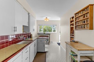 Photo 10: 3670 E PENDER Street in Vancouver: Renfrew VE House for sale (Vancouver East)  : MLS®# R2777038