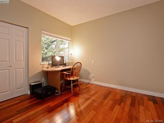 Photo 18: 940 Bearwood Lane in VICTORIA: SE Broadmead House for sale (Saanich East)  : MLS®# 775394