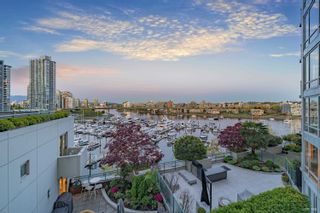 Photo 4: 806 1228 MARINASIDE Crescent in Vancouver: Yaletown Condo for sale (Vancouver West)  : MLS®# R2879954