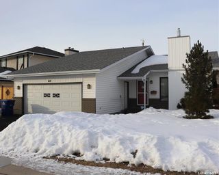 Photo 1: 618 Swan Crescent in Saskatoon: Lakeridge SA Residential for sale : MLS®# SK921328