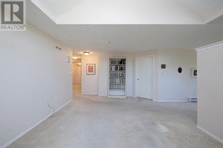 Photo 9: 203 1485 Garnet Rd in Saanich: House for sale : MLS®# 927352