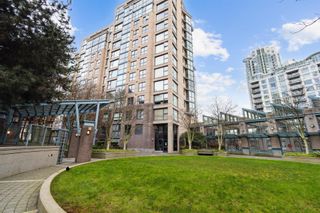 Photo 18: 204 238 ALVIN NAROD Mews in Vancouver: Yaletown Condo for sale in "PACIFIC PLAZA" (Vancouver West)  : MLS®# R2859325