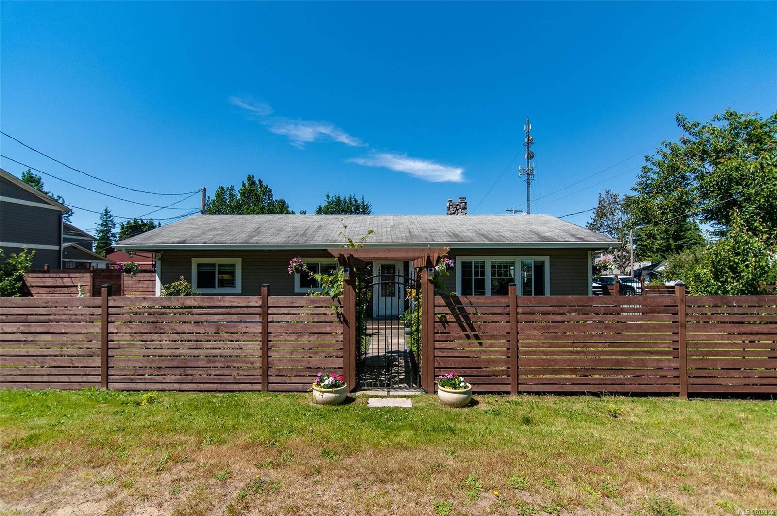 Main Photo: 501 6th Ave in Campbell River: CR Campbell River Central House for sale : MLS®# 879302