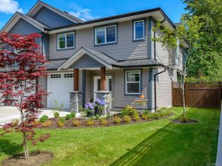 Photo 1: 123 2077 20th St in COURTENAY: CV Courtenay City Row/Townhouse for sale (Comox Valley)  : MLS®# 840030