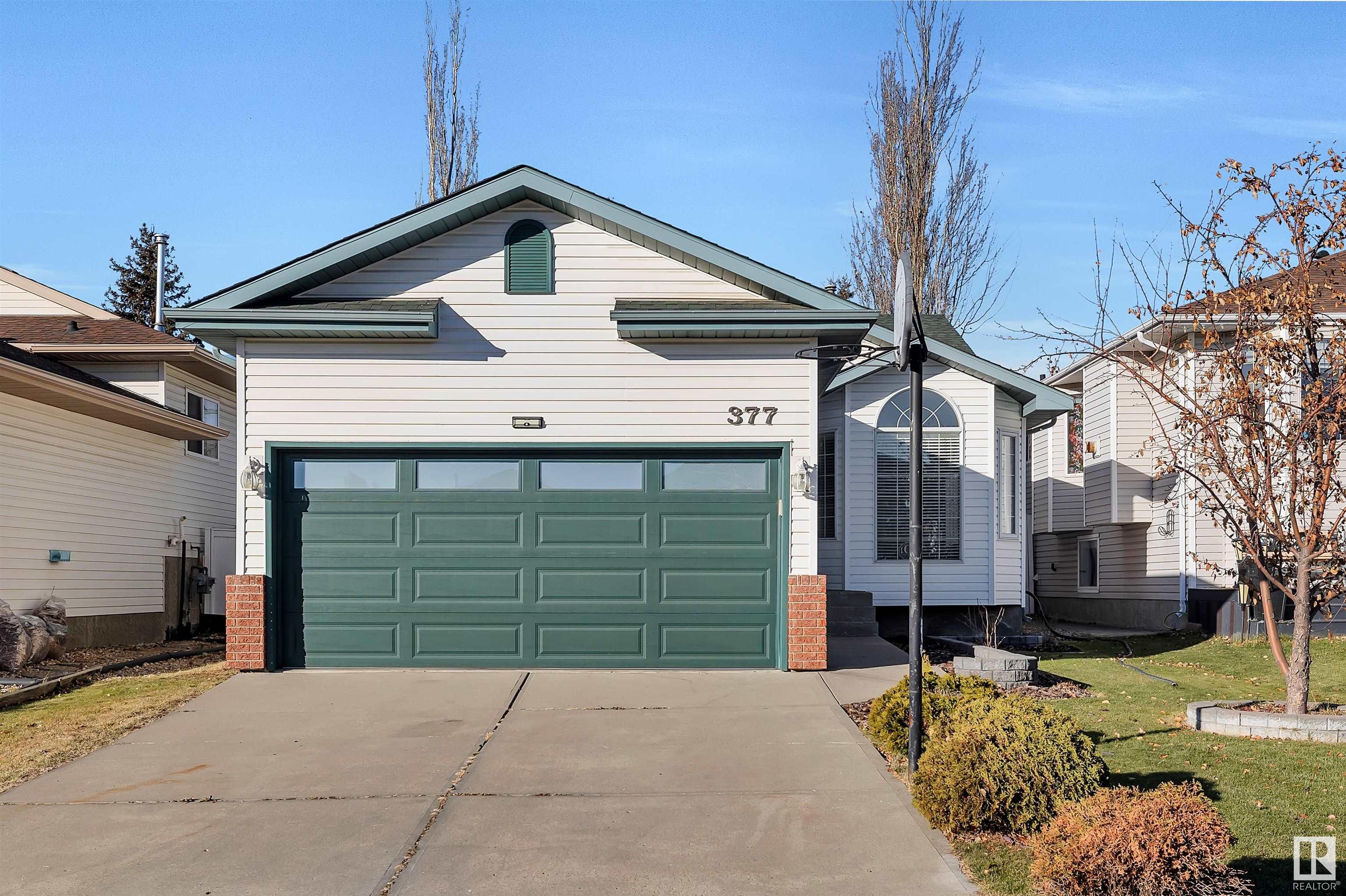 Main Photo: 377 JILLINGS Crescent in Edmonton: Zone 29 House for sale : MLS®# E4365739