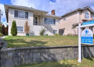 Photo 1: 5651 Chester Street in Vancouver: House for sale