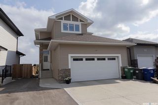 Photo 1: 423 Lehrer Manor in Saskatoon: Hampton Village Residential for sale : MLS®# SK942815