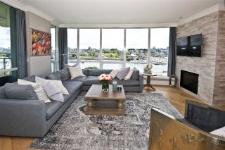 Photo 2: 705 1328 MARINASIDE Crescent in Vancouver: Yaletown Condo for sale in "THE CONCORD" (Vancouver West)  : MLS®# R2463827