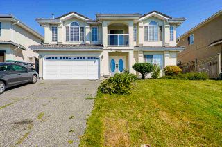 Photo 1: 8560 149A Street in Surrey: Bear Creek Green Timbers House for sale : MLS®# R2491981
