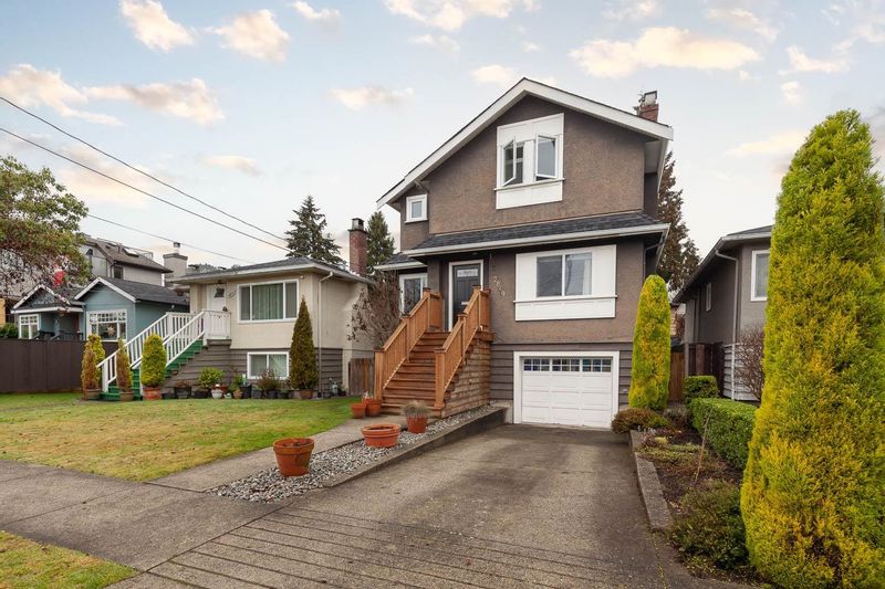 FEATURED LISTING: 2849 18TH Avenue West Vancouver