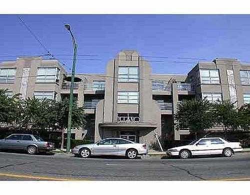 FEATURED LISTING: 406 - 3023 West 4th Ave Kitsilano