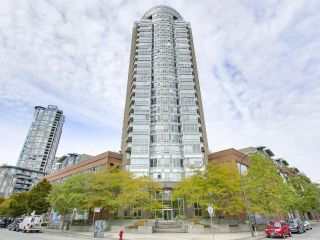 Photo 1: 1703 63 KEEFER Place in Vancouver: Downtown VW Condo for sale (Vancouver West)  : MLS®# R2208483