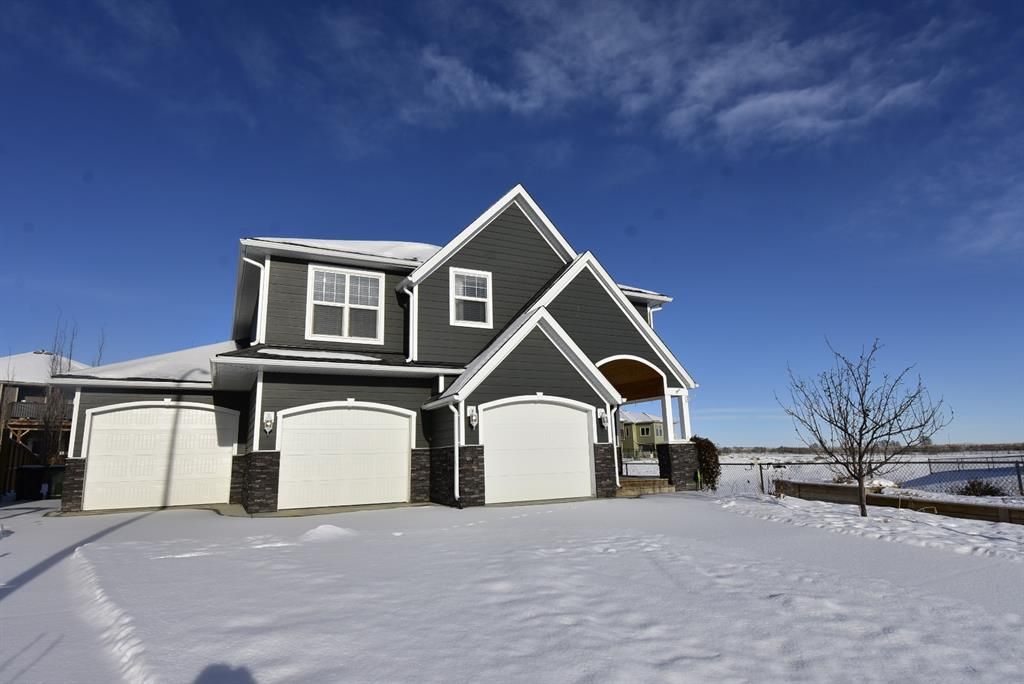 Main Photo: 42 Deer Coulee Drive: Didsbury Detached for sale : MLS®# A1173693