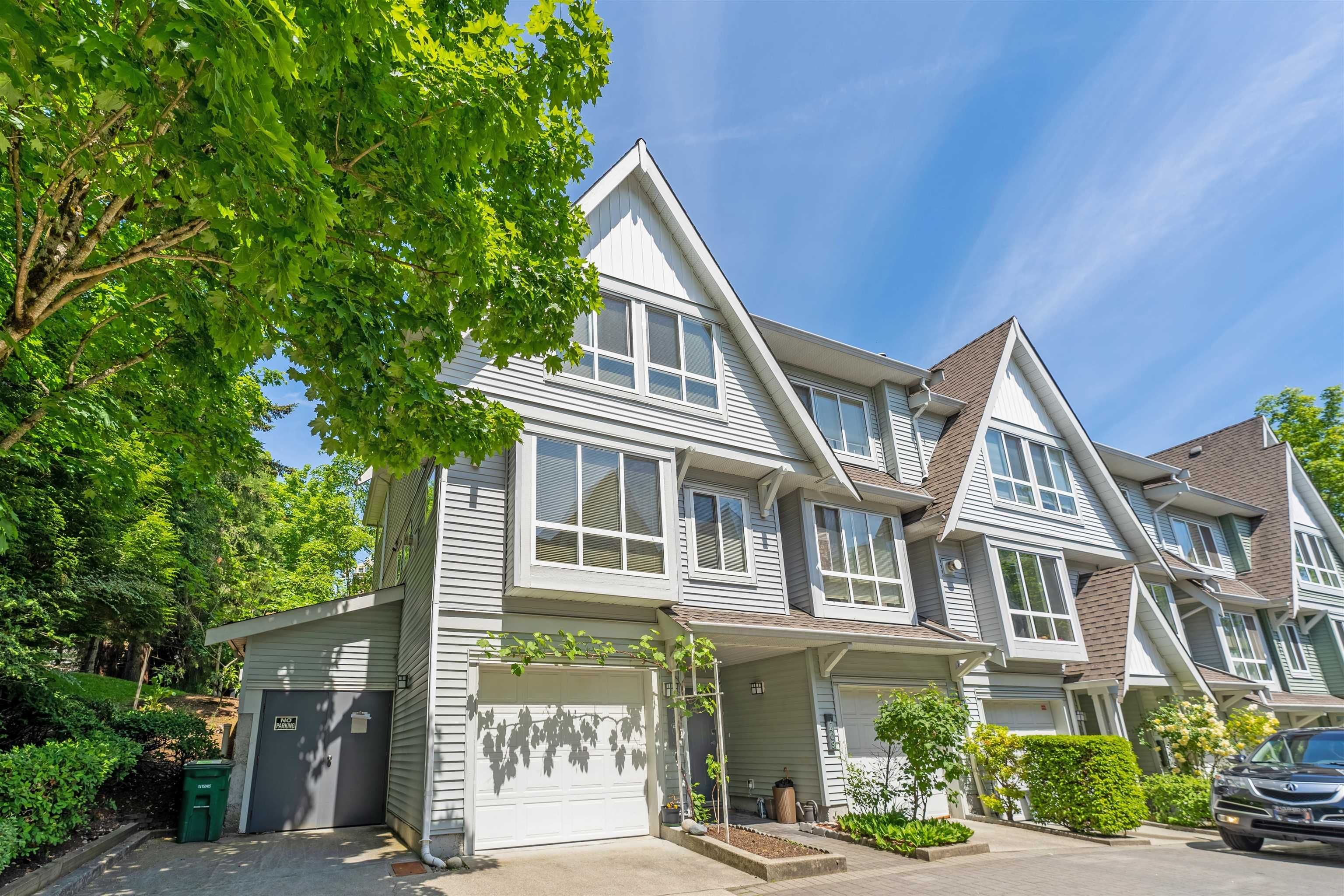 Main Photo: 7403 HAWTHORNE Terrace in Burnaby: Highgate Townhouse for sale in "Berkeley" (Burnaby South)  : MLS®# R2779932