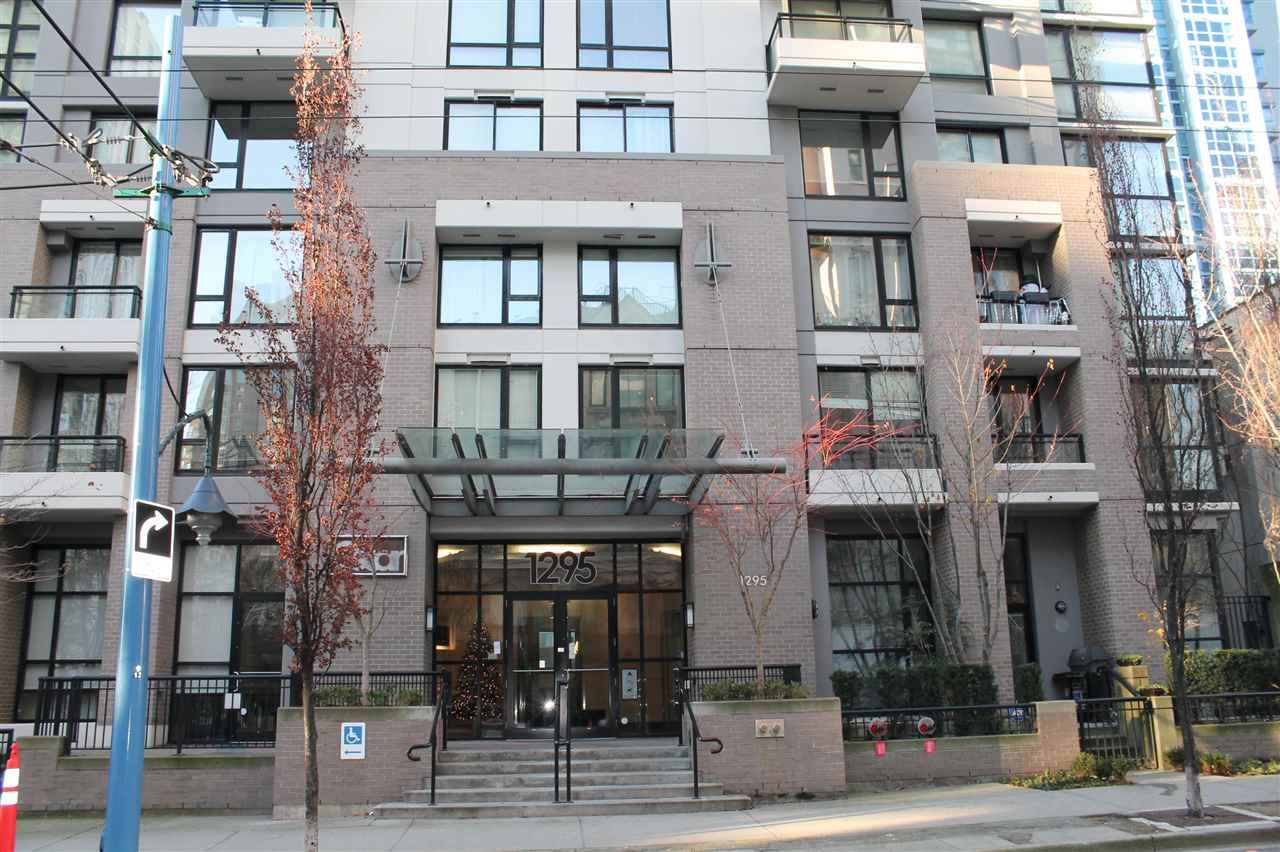 Main Photo: 2109 1295 RICHARDS Street in Vancouver: Downtown VW Condo for sale in "OSCAR" (Vancouver West)  : MLS®# R2127740