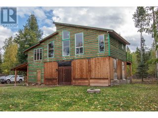 Photo 1: 13055 CANYON ROAD in Smithers: House for sale : MLS®# R2815288