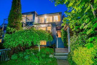 Photo 1: 2303 BELLEVUE Avenue in West Vancouver: Dundarave 1/2 Duplex for sale : MLS®# R2780149