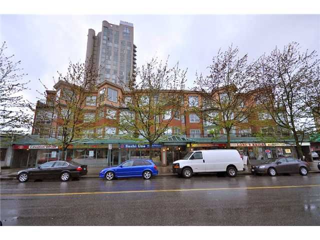 Main Photo: 310 131 W 3RD Street in North Vancouver: Lower Lonsdale Condo for sale in "Seascape Landing" : MLS®# V887354