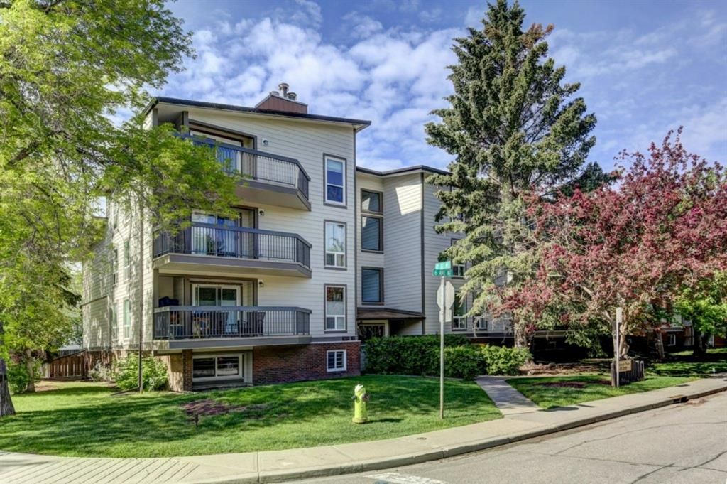 Main Photo: 202 239 6 Avenue NE in Calgary: Crescent Heights Apartment for sale : MLS®# A1225592