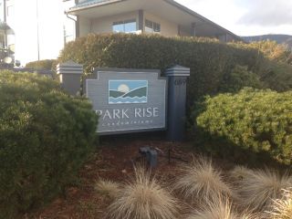 Photo 1: 36 689 PARK Road in Gibsons: Gibsons & Area Condo for sale (Sunshine Coast)  : MLS®# R2141660