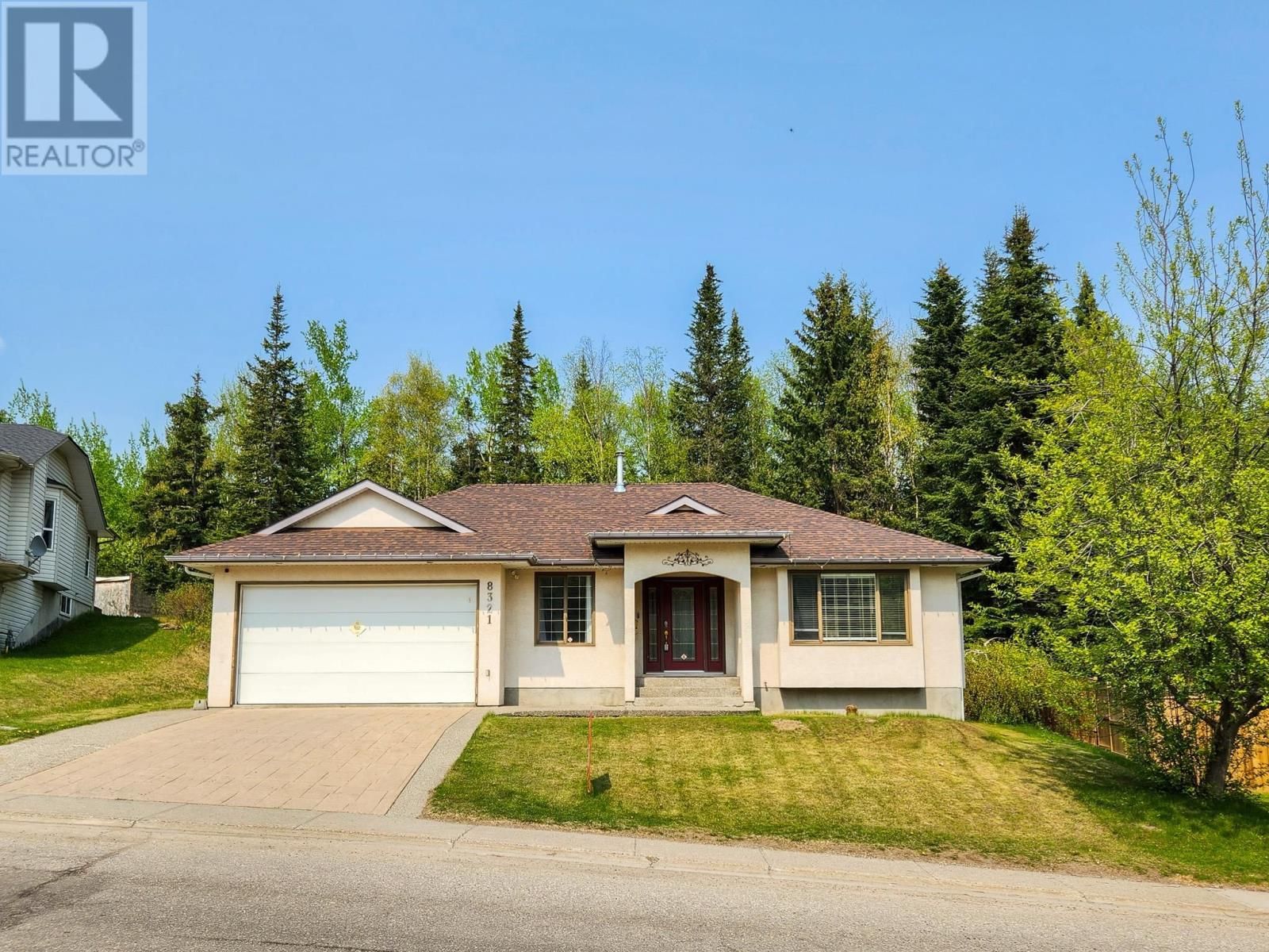 Main Photo: 8321 ST LAWRENCE AVENUE in Prince George: House for sale : MLS®# R2780588