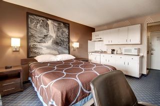 Photo 10: 77 rooms Franchise hotel for sale Southern Alberta: Business with Property for sale