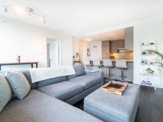 Photo 4: 1012 5665 BOUNDARY Road in Vancouver: Collingwood VE Condo for sale in "WALL CENTRE CENTRAL PARK SOUTH" (Vancouver East)  : MLS®# R2314218