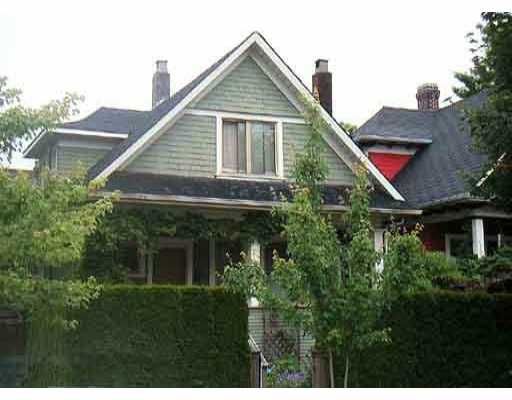 Main Photo: 2711 WOODLAND Drive in Vancouver: Grandview VE House for sale (Vancouver East)  : MLS®# V636623