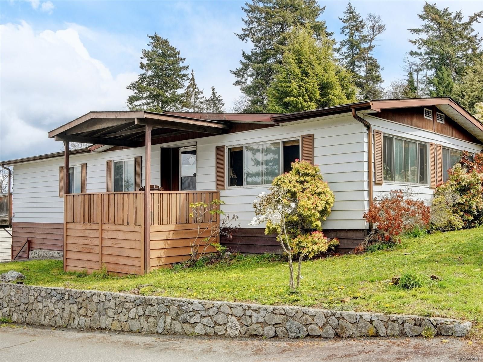 Main Photo: 21 70 Cooper Rd in View Royal: VR Glentana Manufactured Home for sale : MLS®# 929513