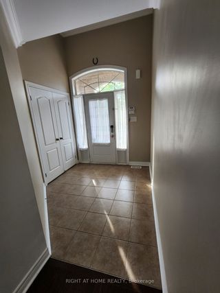 Photo 3: 33 Bear Run Road in Brampton: Credit Valley House (2-Storey) for lease : MLS®# W8363382