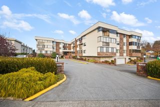 Photo 3: 303 33369 OLD YALE Road in Abbotsford: Central Abbotsford Condo for sale : MLS®# R2836001