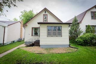 Photo 1: 174 Belmont Avenue in Winnipeg: West Kildonan Single Family Detached for sale (4D)  : MLS®# 202213685