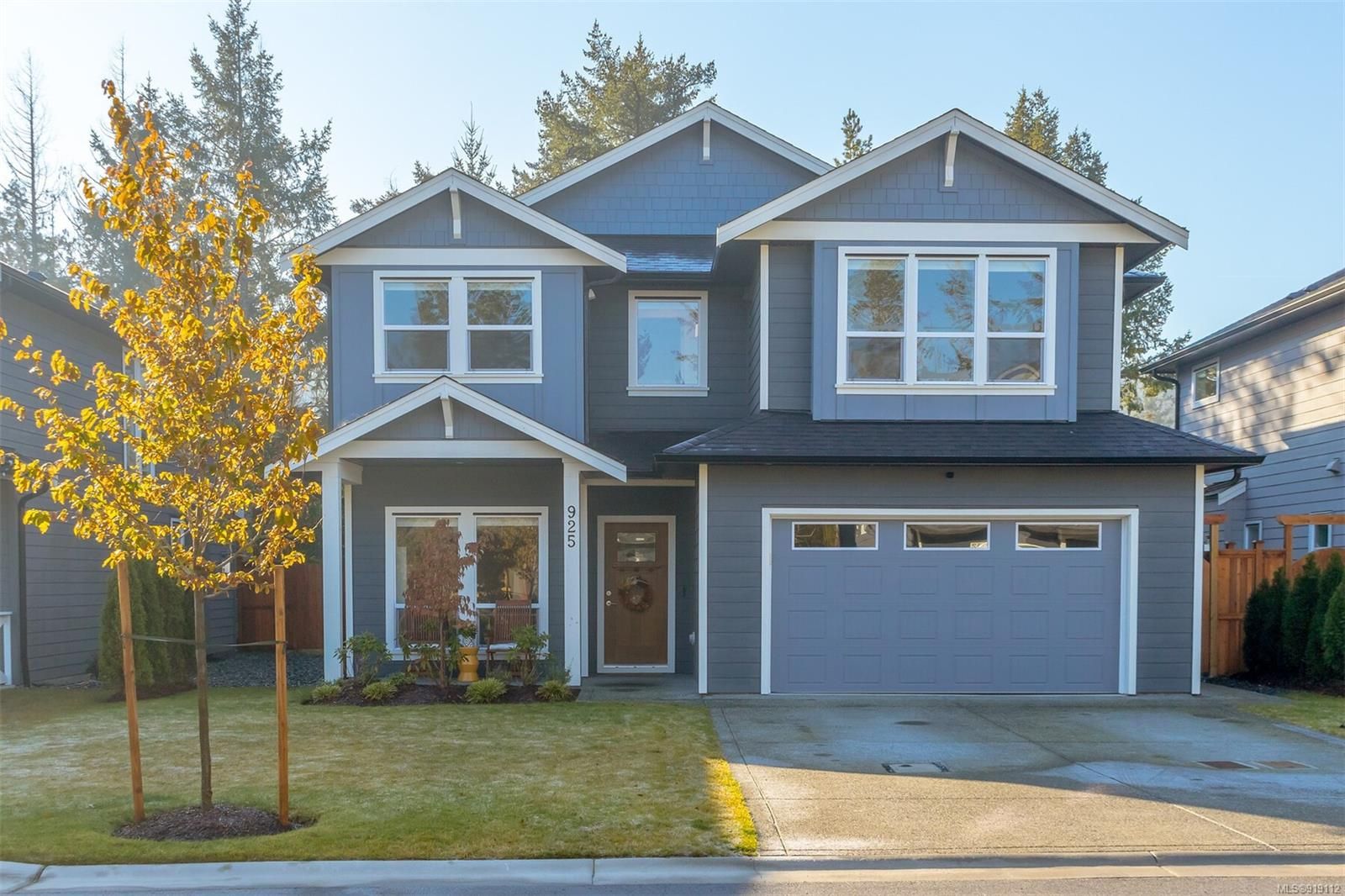Main Photo: 925 Blakeon Pl in Langford: La Olympic View House for sale : MLS®# 919112