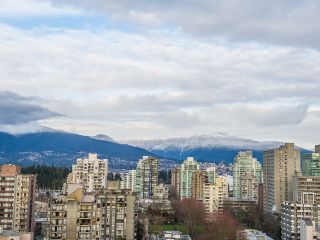 Photo 1: 1805 1725 PENDRELL Street in Vancouver: West End VW Condo for sale in "STRATFORD PLACE" (Vancouver West)  : MLS®# R2030894