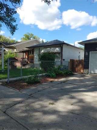 Photo 3: 267 McKay Avenue in Winnipeg: North Kildonan Residential for sale (3F)  : MLS®# 202321149