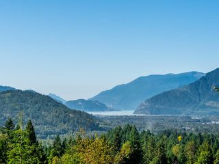 Photo 4: 40543 THUNDERBIRD Ridge in Squamish: Garibaldi Highlands House for sale : MLS®# R2404519