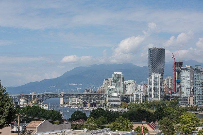 Main Photo: 208 943 W 8TH Avenue in Vancouver: Fairview VW Condo for sale in "Southport" (Vancouver West)  : MLS®# R2487297