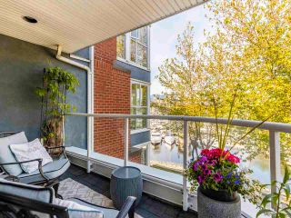 Photo 7: 304 1502 ISLAND PARK Walk in Vancouver: False Creek Condo for sale in "LAGOONS" (Vancouver West)  : MLS®# R2583373