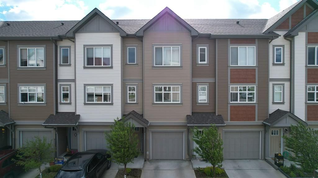 Main Photo: 42 Copperstone Villas SE in Calgary: Copperfield Row/Townhouse for sale : MLS®# A1234261