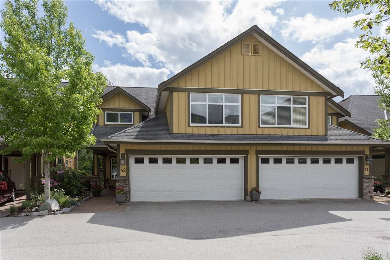 Main Photo: 42 41050 TANTALUS Road in Squamish: Tantalus 1/2 Duplex for sale in "Greenside Estates" : MLS®# R2273170