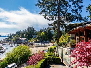 Photo 13: 5717 EAGLE HARBOUR ROAD in West Vancouver: Eagle Harbour House for sale : MLS®# R2692327
