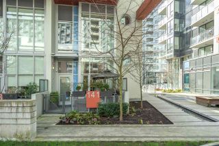 Photo 2: 141 E 1ST Avenue in Vancouver: Mount Pleasant VE Townhouse for sale in "Block 100" (Vancouver East)  : MLS®# R2440709