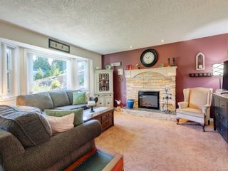 Photo 9: 2637 Ernhill Dr in Langford: La Walfred House for sale : MLS®# 910710