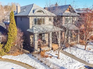 Main Photo: 1714 7 Avenue NW in Calgary: Hillhurst Detached for sale : MLS®# A2019989